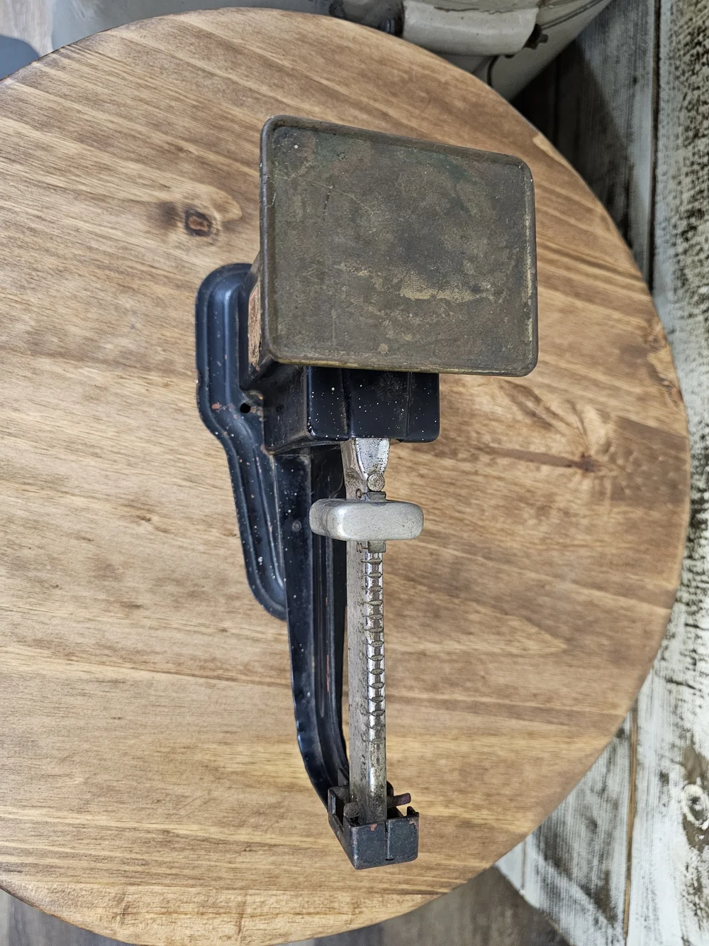 Vintage 1944 Triner Black Postal Scale with Brass Tray - Picture 9 of 13